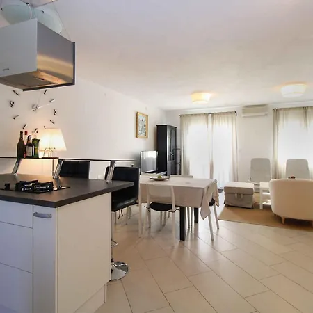 Vikendica Unit_type_terraced_house 44286 Valbandon